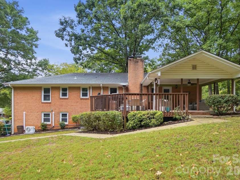1814 Summerhill Drive, Charlotte, NC 28212.  MLS# CAR4421156, YatesRealty ID 53325. 