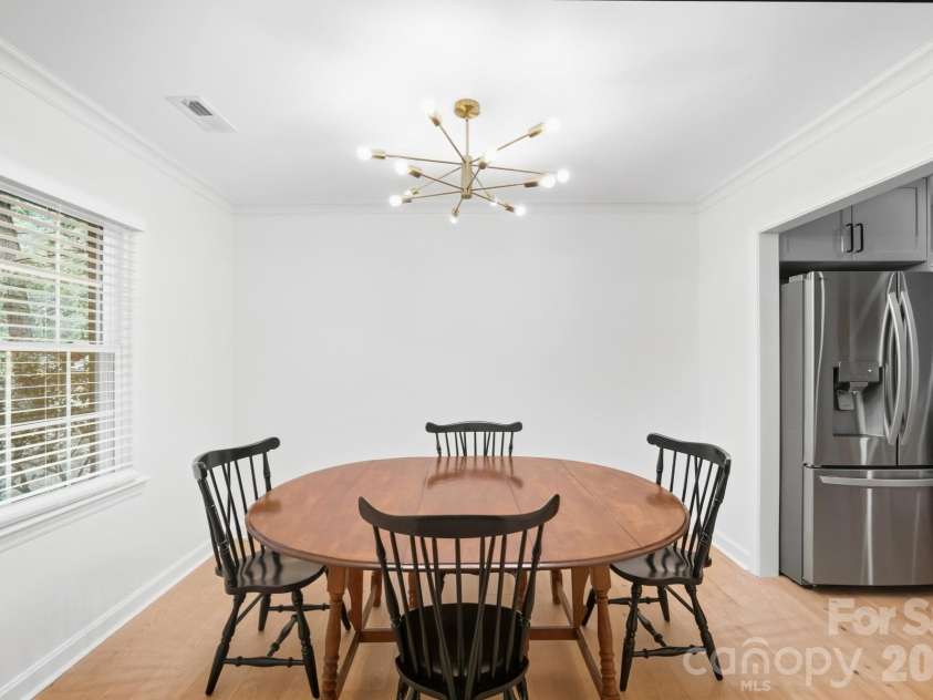 1814 Summerhill Drive, Charlotte, NC 28212.  MLS# CAR4421156, YatesRealty ID 53325. Dining room