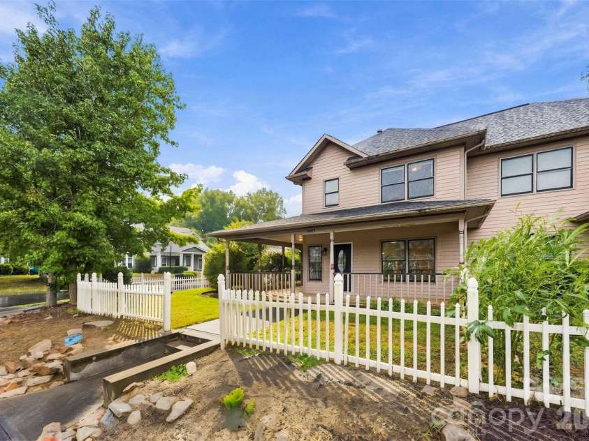1605 Begonia Way, Rock Hill, SC 29732.  MLS# CAR4428852, YatesRealty ID 53326. 