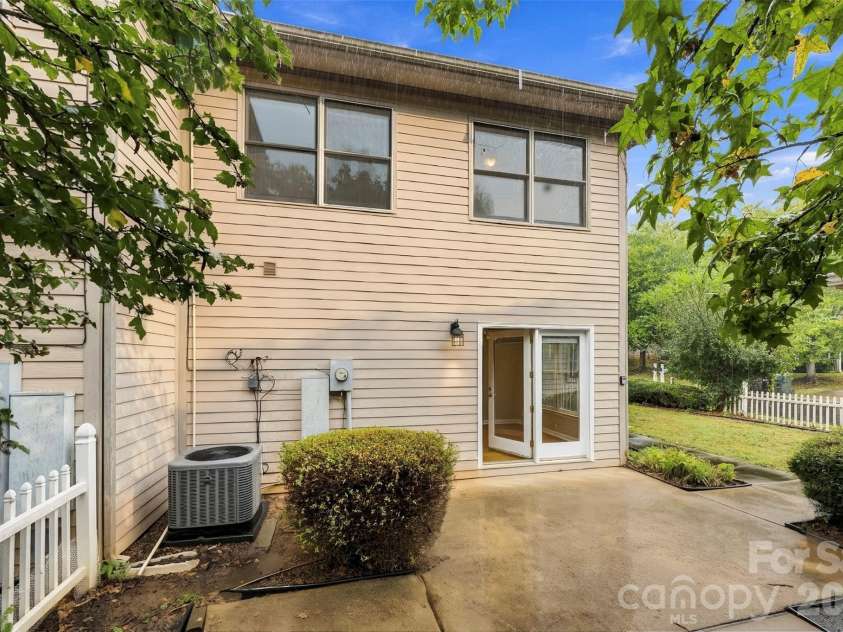 1605 Begonia Way, Rock Hill, SC 29732.  MLS# CAR4428852, YatesRealty ID 53326. 