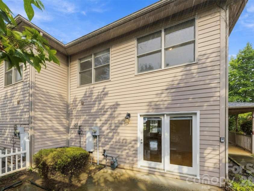 1605 Begonia Way, Rock Hill, SC 29732.  MLS# CAR4428852, YatesRealty ID 53326. 
