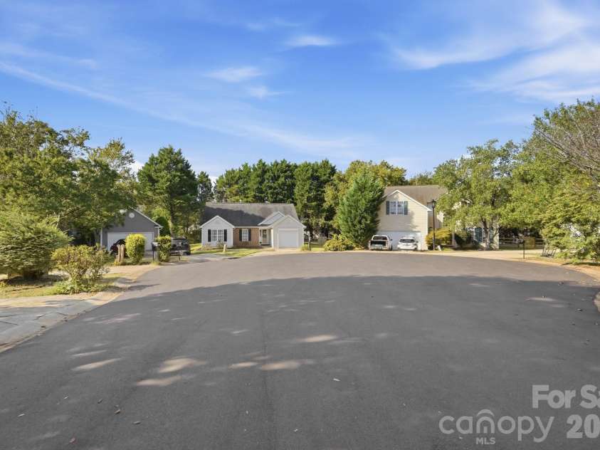 9100 Royal Highlands Court, Charlotte, NC 28277.  MLS# CAR4426414, YatesRealty ID 53327. 