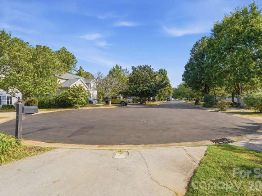 9100 Royal Highlands Court, Charlotte, NC 28277.  MLS# CAR4426414, YatesRealty ID 53327. 