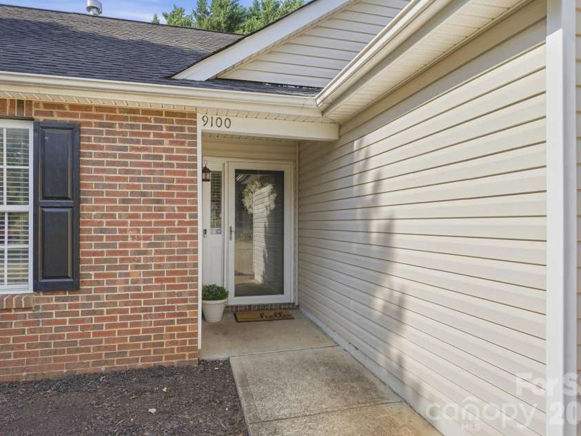 9100 Royal Highlands Court, Charlotte, NC 28277.  MLS# CAR4426414, YatesRealty ID 53327. 