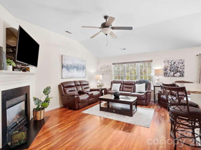 9100 Royal Highlands Court, Charlotte, NC 28277.  MLS# CAR4426414, YatesRealty ID 53327. 