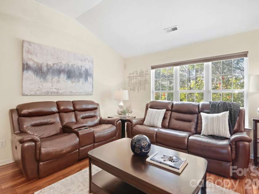 9100 Royal Highlands Court, Charlotte, NC 28277.  MLS# CAR4426414, YatesRealty ID 53327. 