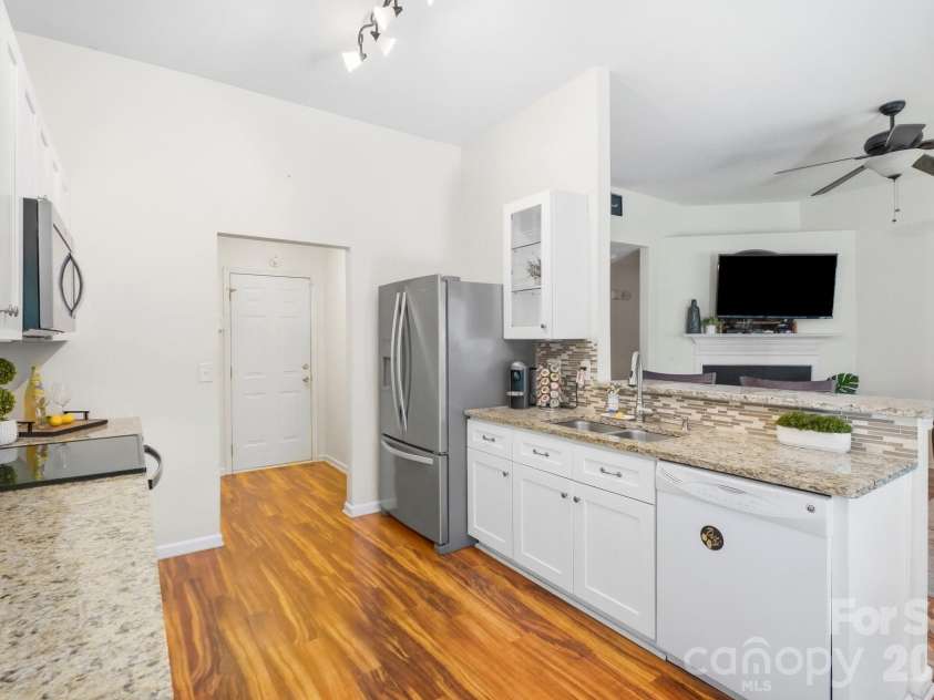 9100 Royal Highlands Court, Charlotte, NC 28277.  MLS# CAR4426414, YatesRealty ID 53327. 