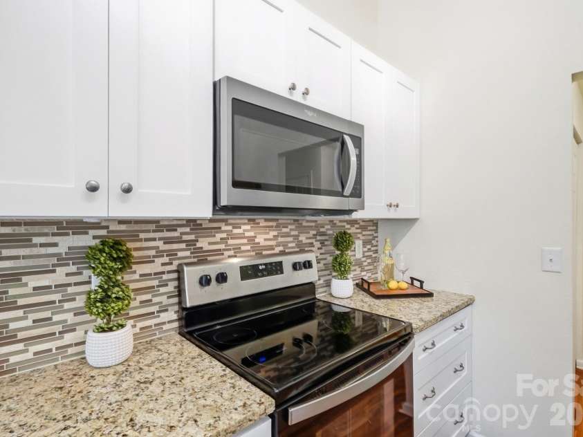 9100 Royal Highlands Court, Charlotte, NC 28277.  MLS# CAR4426414, YatesRealty ID 53327. 