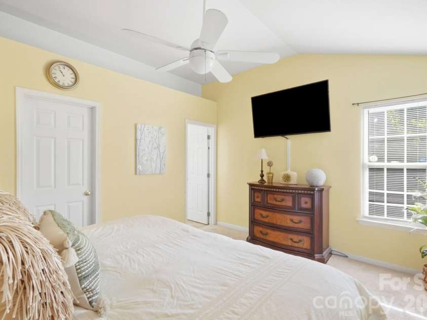 9100 Royal Highlands Court, Charlotte, NC 28277.  MLS# CAR4426414, YatesRealty ID 53327. 