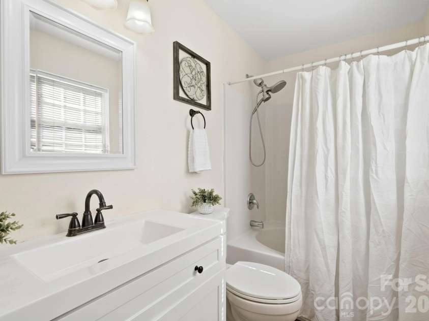 9100 Royal Highlands Court, Charlotte, NC 28277.  MLS# CAR4426414, YatesRealty ID 53327. 