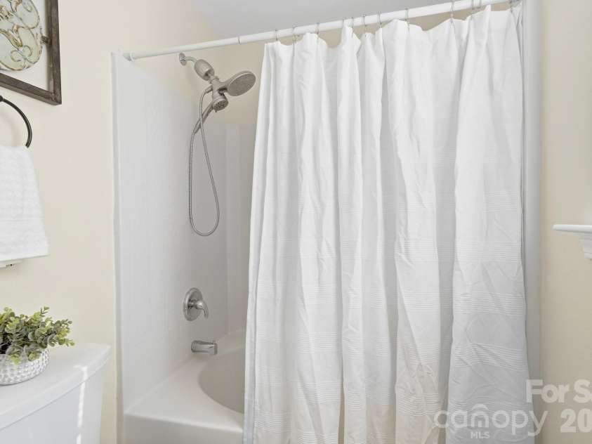 9100 Royal Highlands Court, Charlotte, NC 28277.  MLS# CAR4426414, YatesRealty ID 53327. 