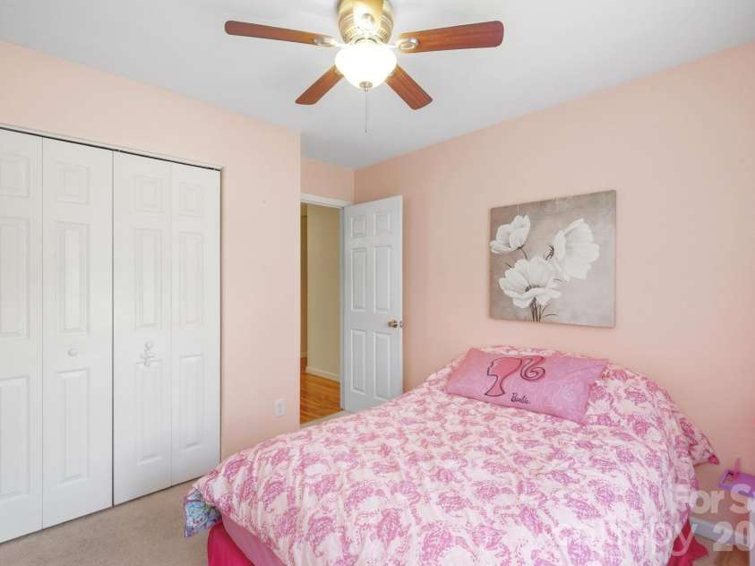 9100 Royal Highlands Court, Charlotte, NC 28277.  MLS# CAR4426414, YatesRealty ID 53327. 