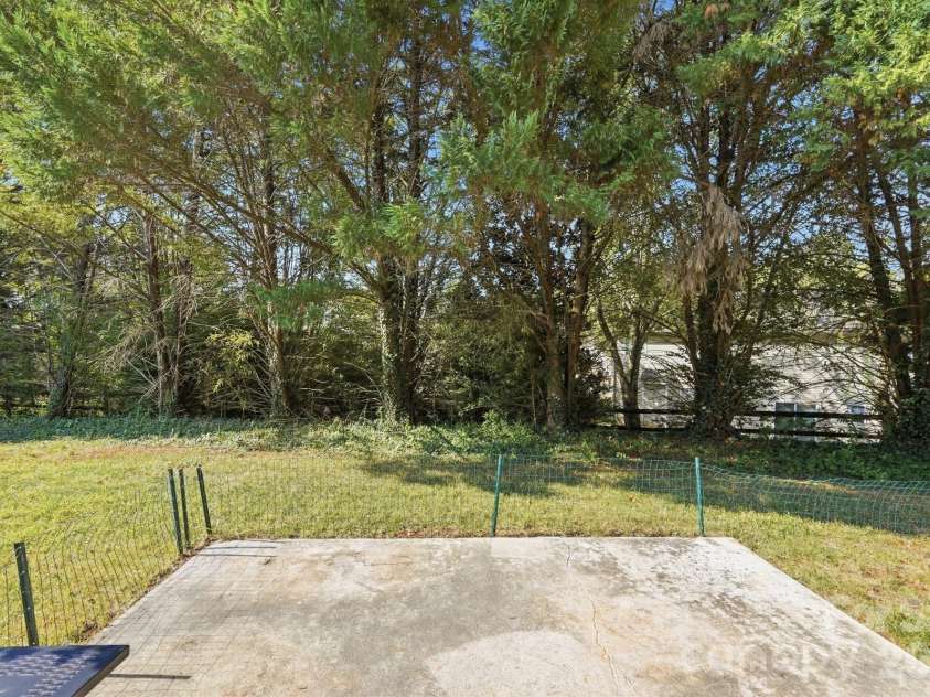 9100 Royal Highlands Court, Charlotte, NC 28277.  MLS# CAR4426414, YatesRealty ID 53327. 