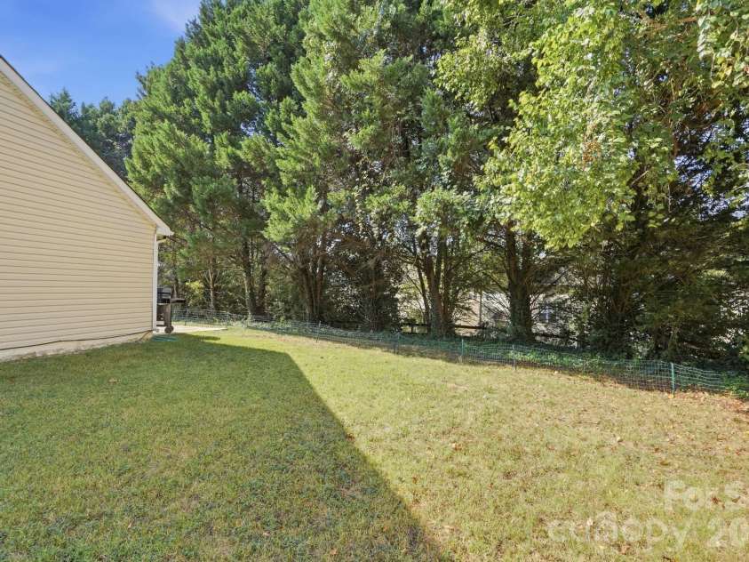 9100 Royal Highlands Court, Charlotte, NC 28277.  MLS# CAR4426414, YatesRealty ID 53327. 