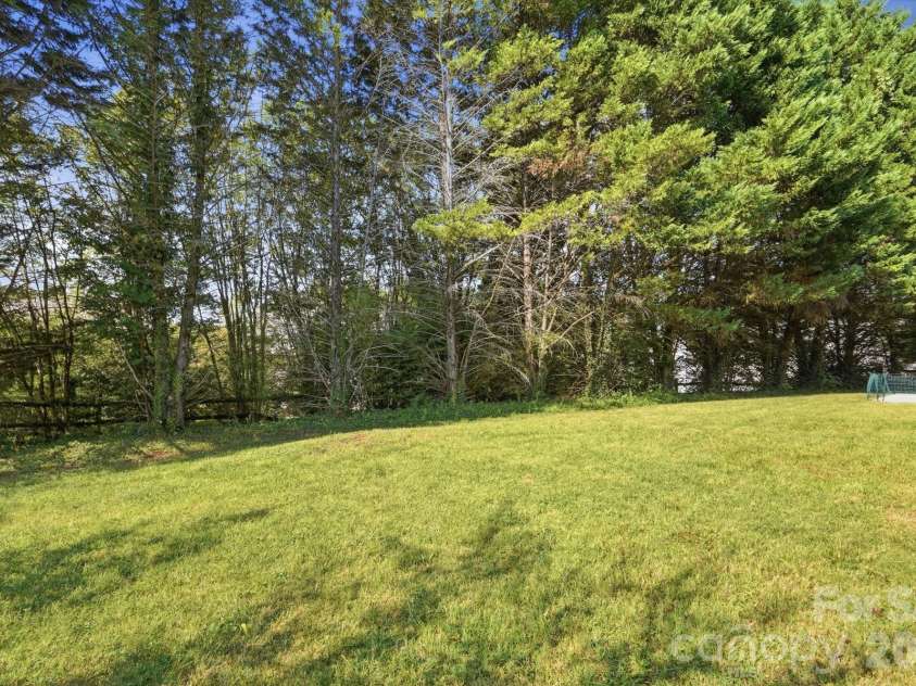 9100 Royal Highlands Court, Charlotte, NC 28277.  MLS# CAR4426414, YatesRealty ID 53327. 