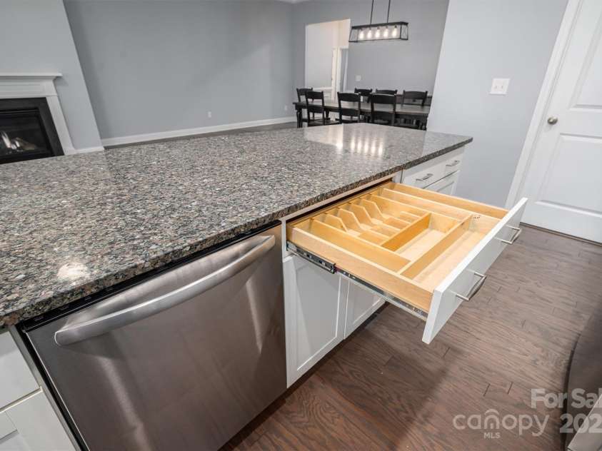 131 Northstone Road, Mooresville, NC 28115.  MLS# CAR4305778, YatesRealty ID 5333. 