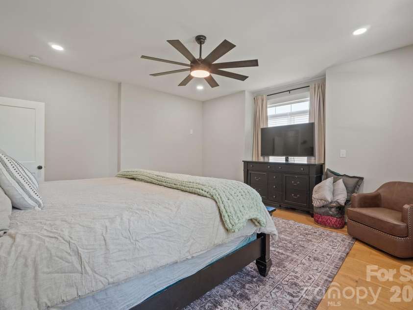 6 Leisure Circle, Granite Falls, NC 28630.  MLS# CAR4428902, YatesRealty ID 53331. 
