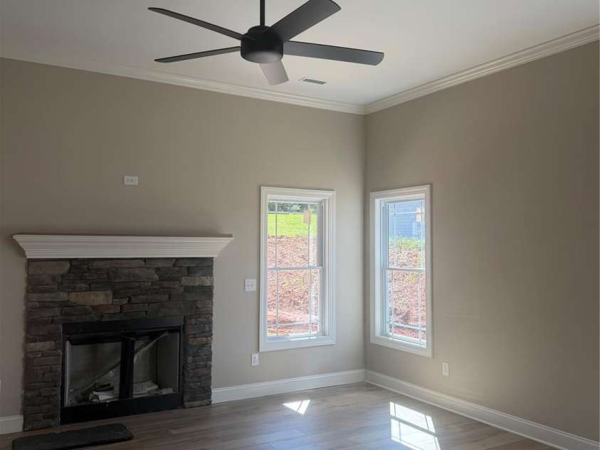 4917 Southview Drive, Hickory, NC 28602.  MLS# CAR4427842, YatesRealty ID 53333. 
