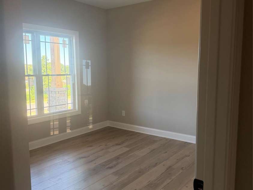 4917 Southview Drive, Hickory, NC 28602.  MLS# CAR4427842, YatesRealty ID 53333. 
