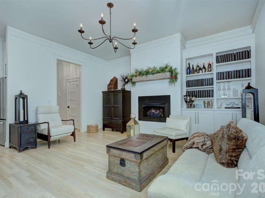 2561 Lower Assembly Drive, Fort Mill, SC 29708.  MLS# CAR4423354, YatesRealty ID 53337. Custom built-ins