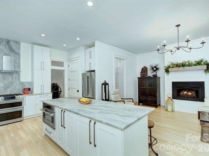 2561 Lower Assembly Drive, Fort Mill, SC 29708.  MLS# CAR4423354, YatesRealty ID 53337. Open floorplan for kitchen and living room