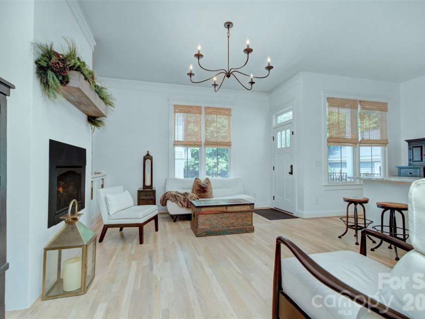 2561 Lower Assembly Drive, Fort Mill, SC 29708.  MLS# CAR4423354, YatesRealty ID 53337. Open floorplan for living room and kitchen