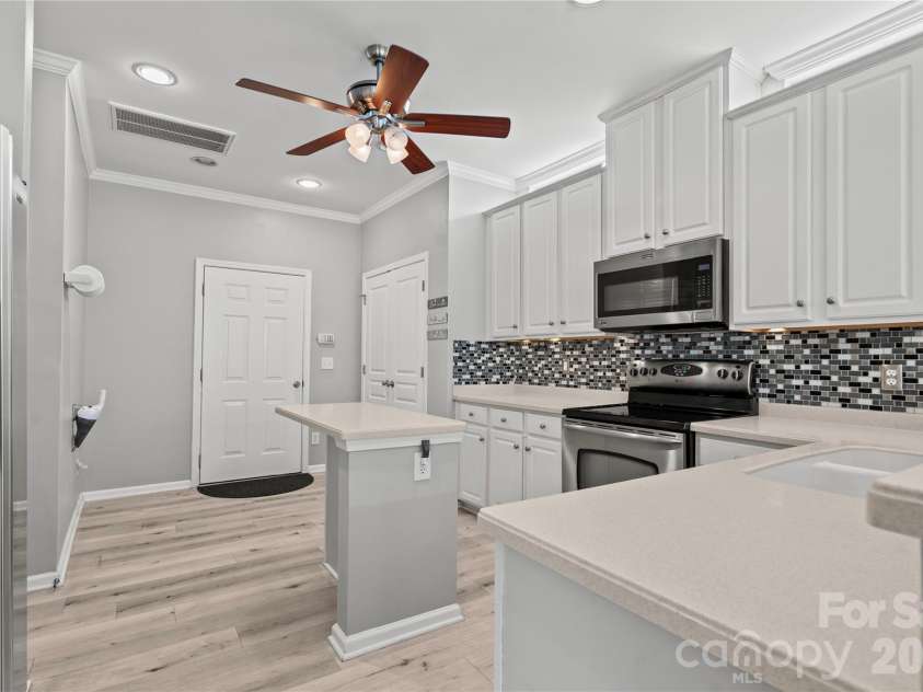 138 Whitley Mills Road, Fort Mill, SC 29708.  MLS# CAR4426887, YatesRealty ID 53338. 
