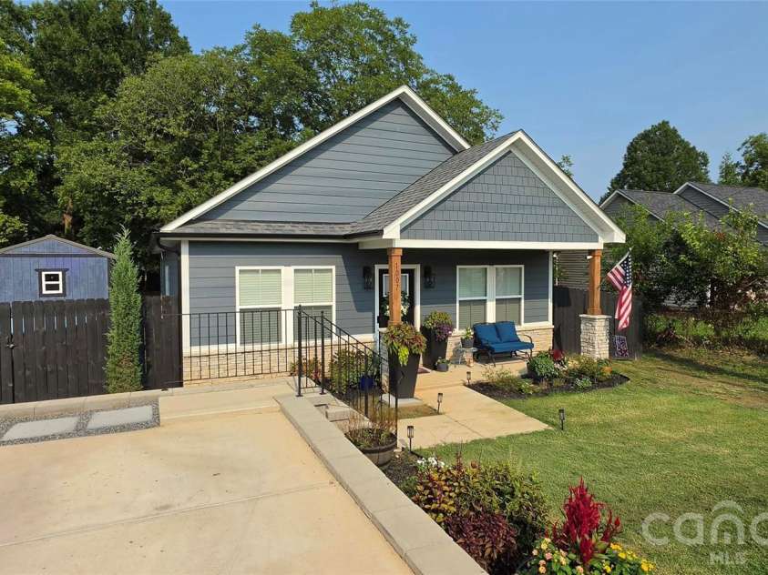 1007 Ridge Avenue, Kannapolis, NC 28083.  MLS# CAR4428925, YatesRealty ID 53339. 