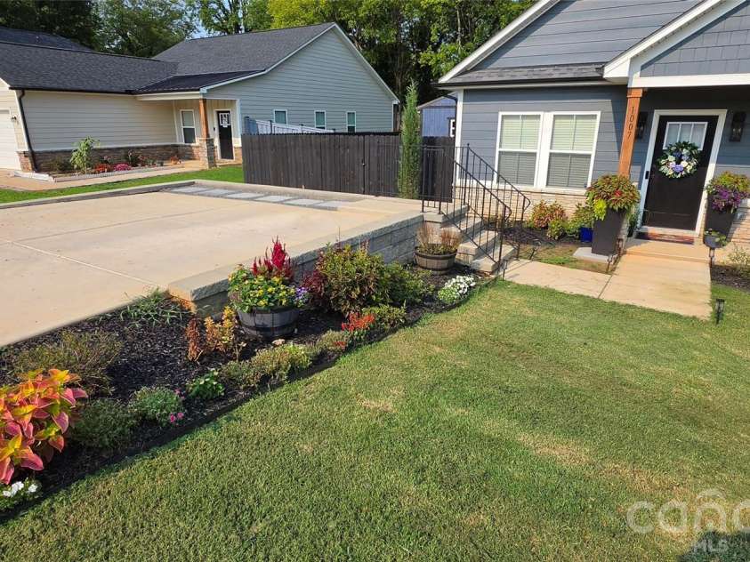 1007 Ridge Avenue, Kannapolis, NC 28083.  MLS# CAR4428925, YatesRealty ID 53339. 