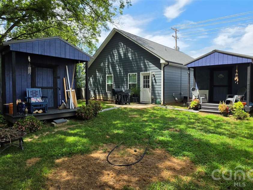 1007 Ridge Avenue, Kannapolis, NC 28083.  MLS# CAR4428925, YatesRealty ID 53339. 