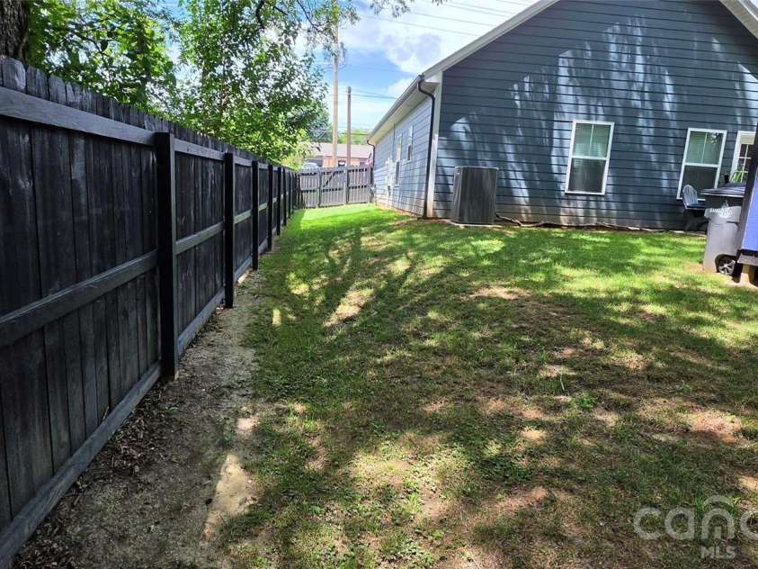 1007 Ridge Avenue, Kannapolis, NC 28083.  MLS# CAR4428925, YatesRealty ID 53339. 