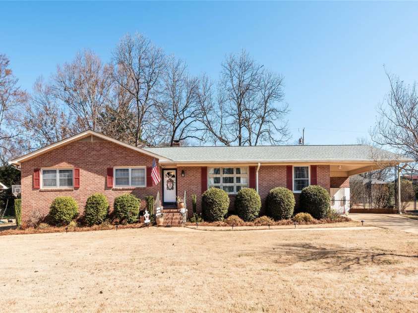 662 University Drive, Rock Hill, SC 29730.  MLS# CAR4224240, YatesRealty ID 5334. 