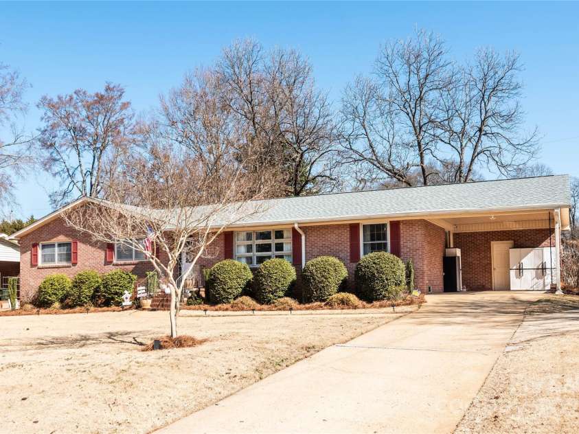 662 University Drive, Rock Hill, SC 29730.  MLS# CAR4224240, YatesRealty ID 5334. 