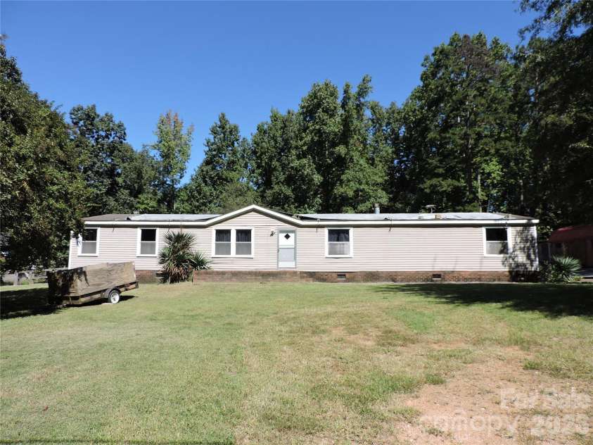 6300 Wright Road, Kannapolis, NC 28081.  MLS# CAR4426259, YatesRealty ID 53341. 