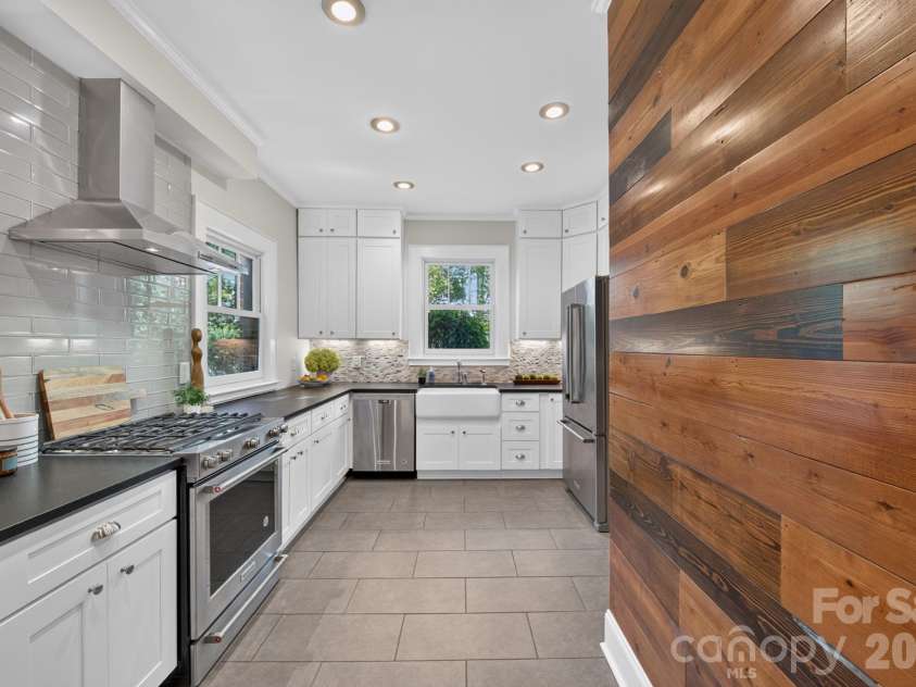 3809 Tuckaseegee Road, Charlotte, NC 28208.  MLS# CAR4428272, YatesRealty ID 53342. 