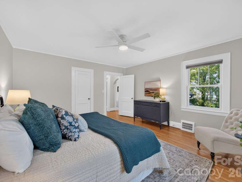 3809 Tuckaseegee Road, Charlotte, NC 28208.  MLS# CAR4428272, YatesRealty ID 53342. 