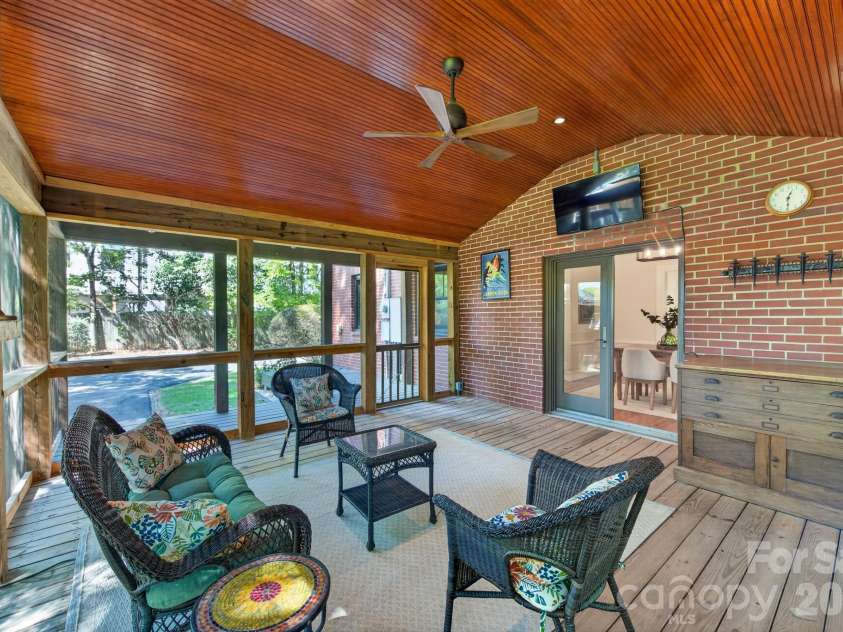 3809 Tuckaseegee Road, Charlotte, NC 28208.  MLS# CAR4428272, YatesRealty ID 53342. 