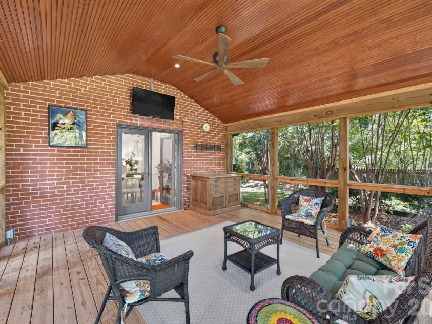 3809 Tuckaseegee Road, Charlotte, NC 28208.  MLS# CAR4428272, YatesRealty ID 53342. 