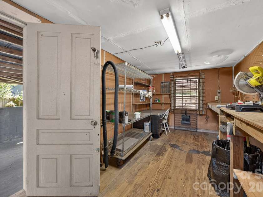 3809 Tuckaseegee Road, Charlotte, NC 28208.  MLS# CAR4428272, YatesRealty ID 53342. 