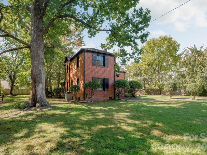 3809 Tuckaseegee Road, Charlotte, NC 28208.  MLS# CAR4428272, YatesRealty ID 53342. 