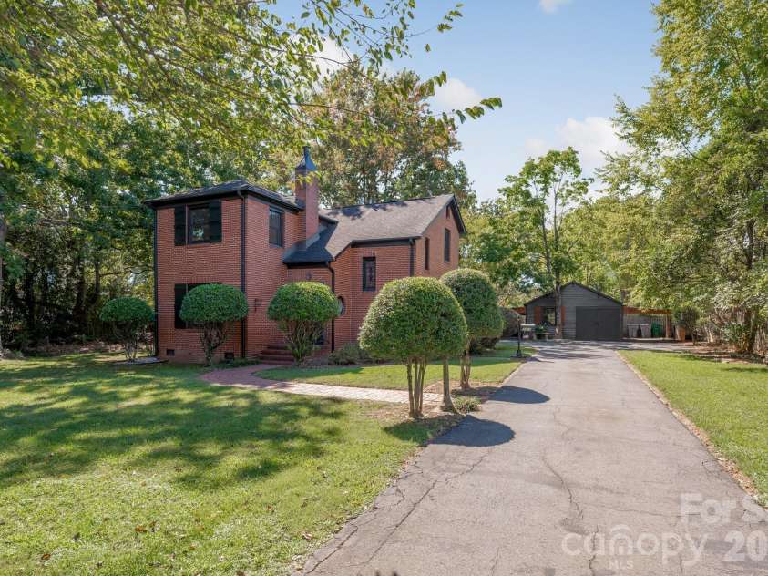 3809 Tuckaseegee Road, Charlotte, NC 28208.  MLS# CAR4428272, YatesRealty ID 53342. 