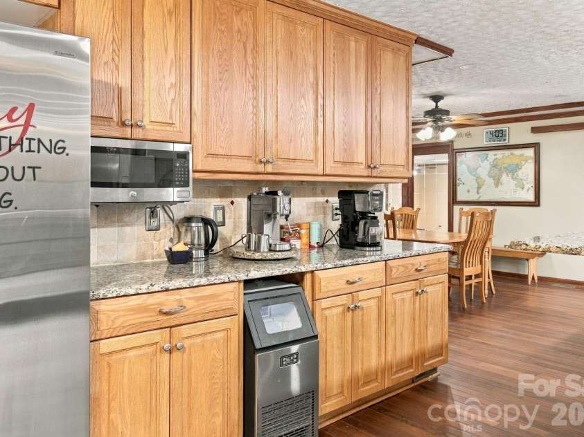 1345 Shirebourn None, Hickory, NC 28602.  MLS# CAR4428746, YatesRealty ID 53352. 2nd refrigerator, ice machine, and microwave
