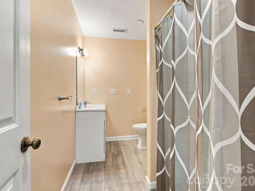 1345 Shirebourn None, Hickory, NC 28602.  MLS# CAR4428746, YatesRealty ID 53352. Full bath in basement