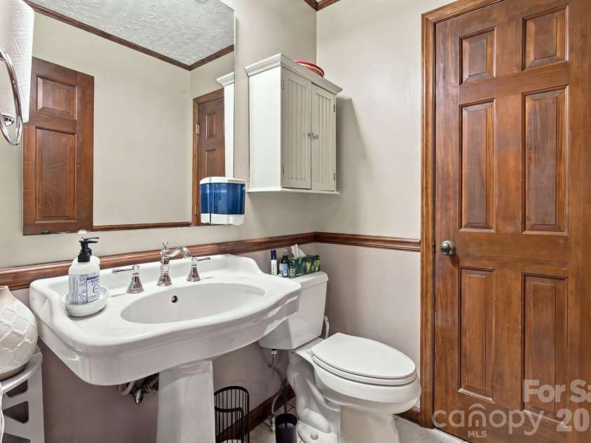 1345 Shirebourn None, Hickory, NC 28602.  MLS# CAR4428746, YatesRealty ID 53352. Powder room