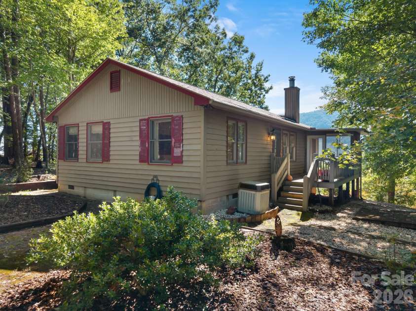 600 Piney Gate Road, Saluda, NC 28773.  MLS# CAR4423662, YatesRealty ID 53356. Great Mountain Getaway!