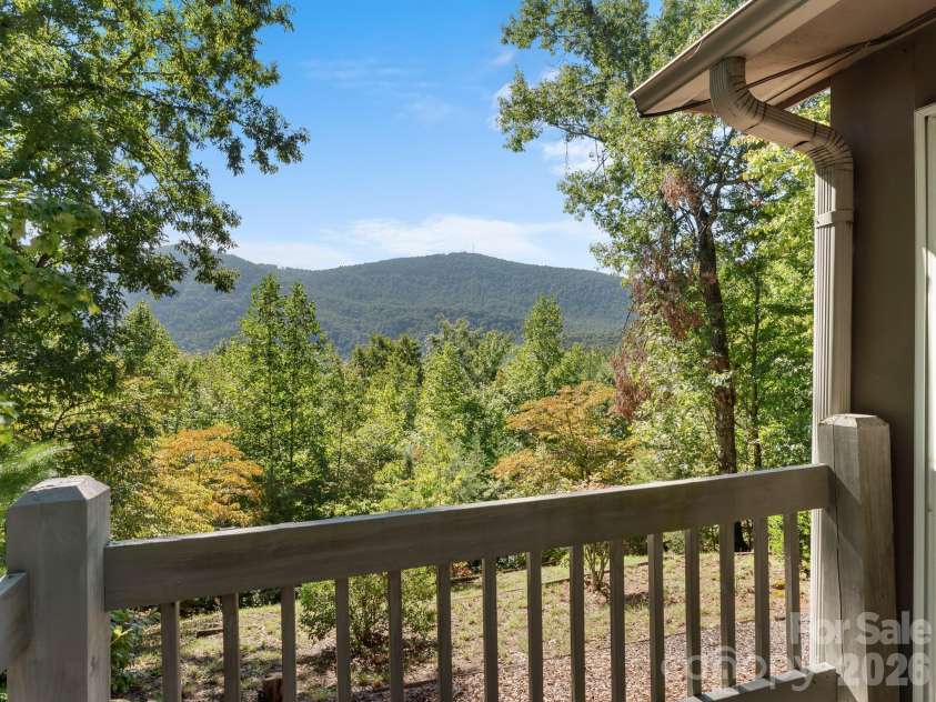 600 Piney Gate Road, Saluda, NC 28773.  MLS# CAR4423662, YatesRealty ID 53356. Great Views from this cottage.