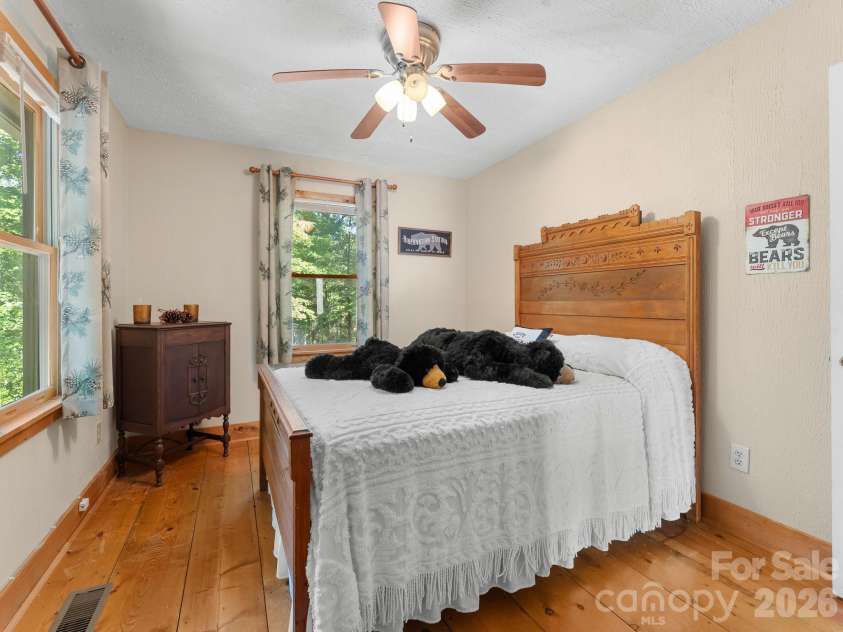 600 Piney Gate Road, Saluda, NC 28773.  MLS# CAR4423662, YatesRealty ID 53356. Guest Bedroom