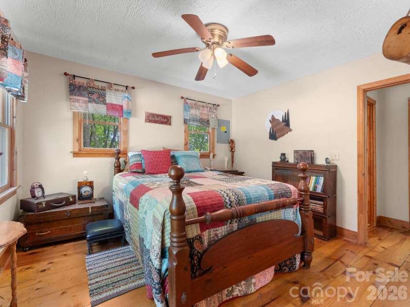 600 Piney Gate Road, Saluda, NC 28773.  MLS# CAR4423662, YatesRealty ID 53356. Primary bedroom
