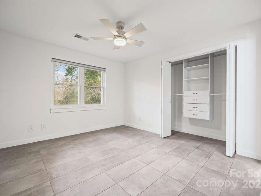 1041 Churchill Downs Court, Charlotte, NC 28211.  MLS# CAR4334511, YatesRealty ID 5336. 