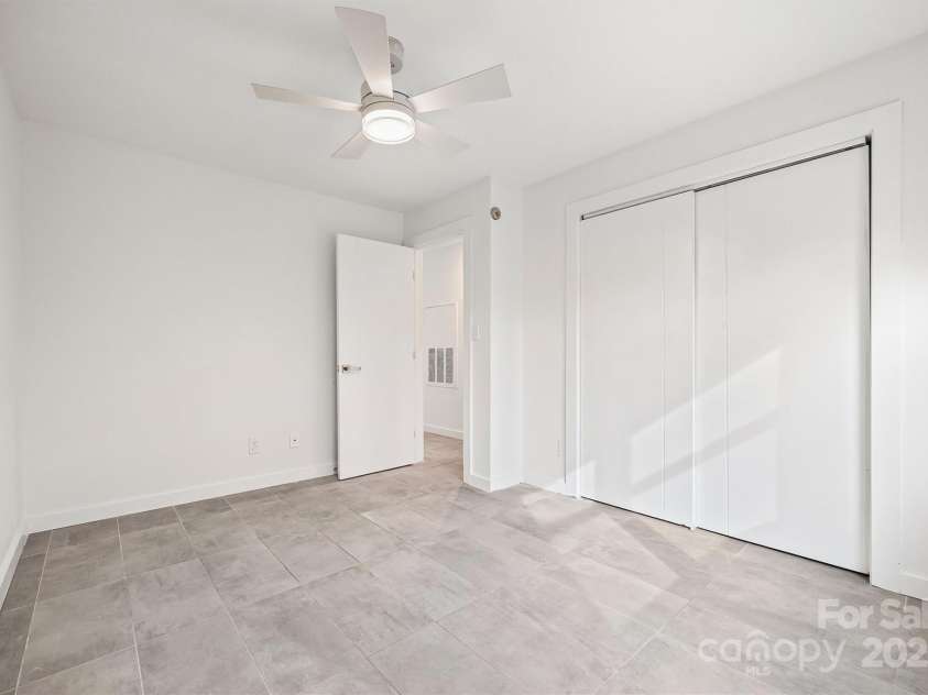 1041 Churchill Downs Court, Charlotte, NC 28211.  MLS# CAR4334511, YatesRealty ID 5336. 